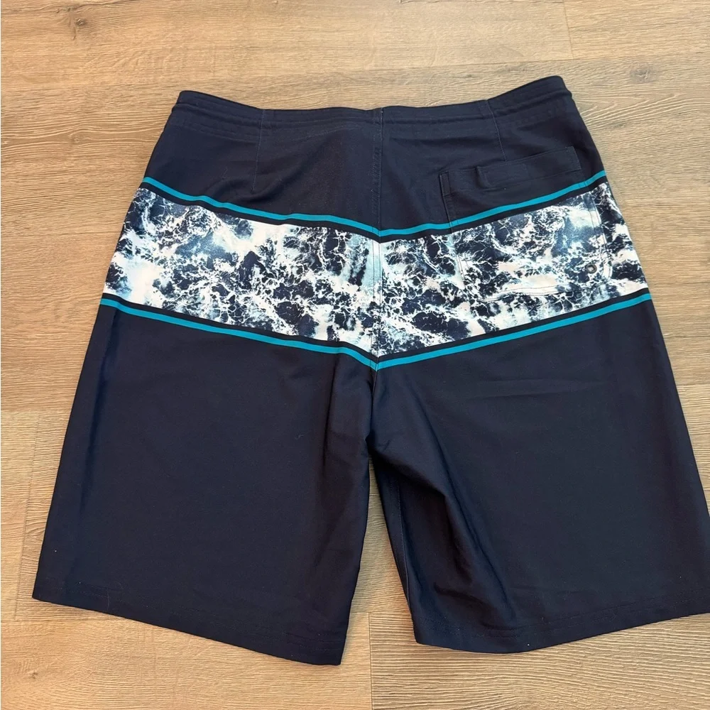 Old Navy Color-Blocked Built-In Flex Board Shorts Blue White Ocean Waves
